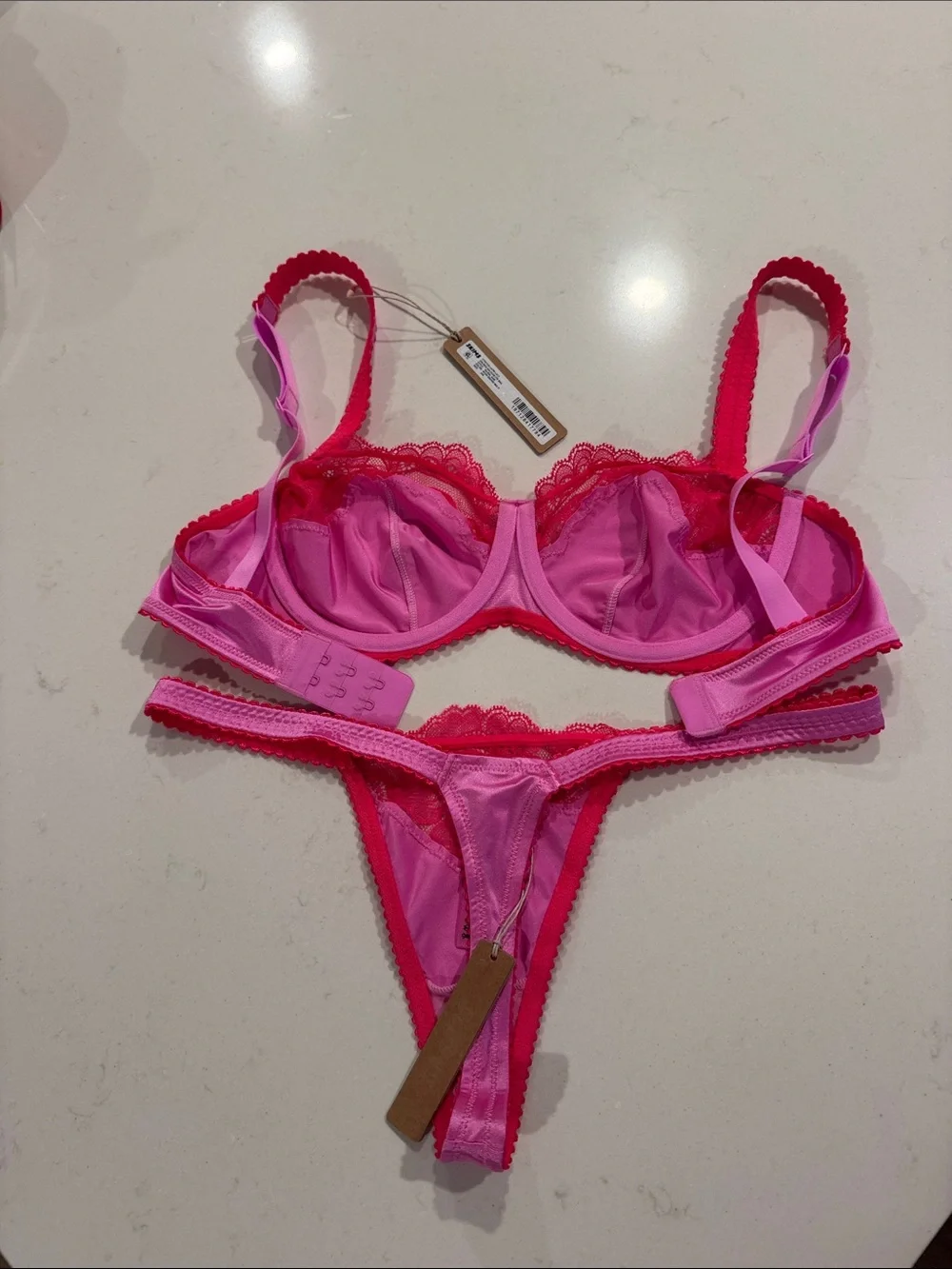 SKIMS Pink Satin Underwire Bra & Hot-Pink Lace Thong Set - Picture 7 of 10